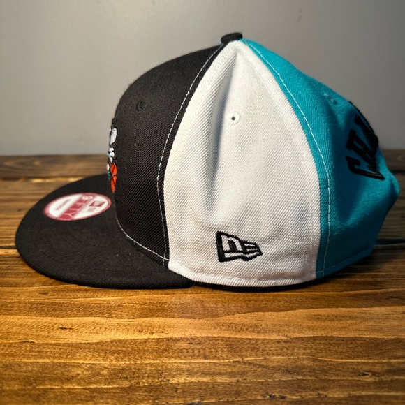 New Era Charlotte Hornets Snapback Hat - Picture 4 of 8